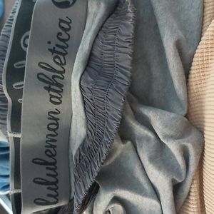 Lululemon Pranotthana shorts/capri